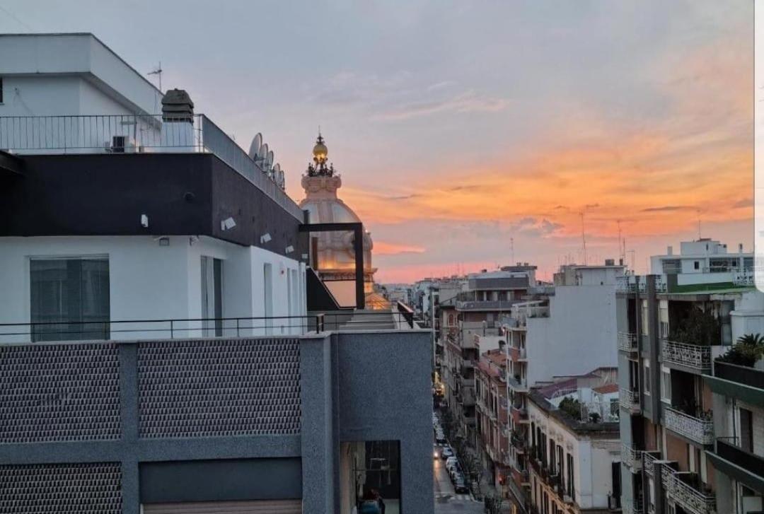 Attico Reale - In Centro, Tra Stazione E Bari Vecchia Apartment Bagian luar foto