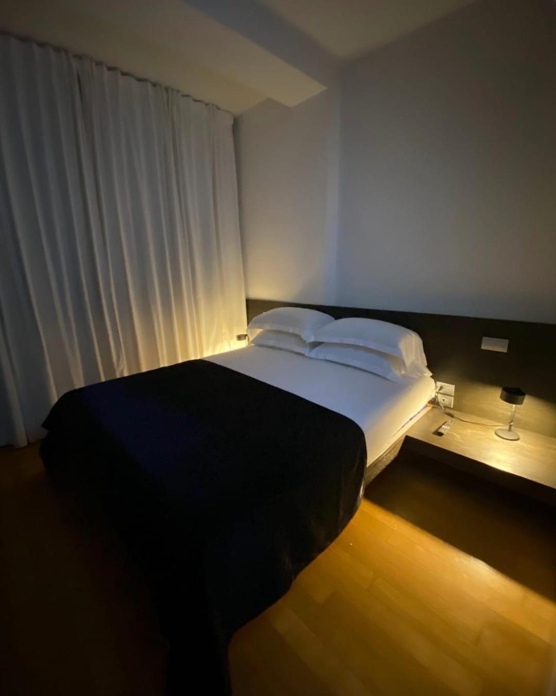 Attico Reale - In Centro, Tra Stazione E Bari Vecchia Apartment Bagian luar foto