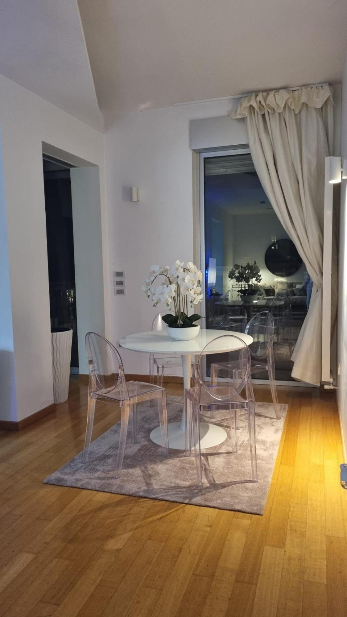 Attico Reale - In Centro, Tra Stazione E Bari Vecchia Apartment Bagian luar foto