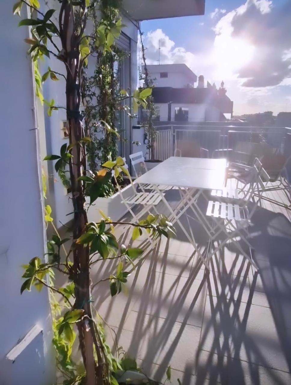 Attico Reale - In Centro, Tra Stazione E Bari Vecchia Apartment Bagian luar foto